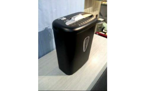 AKTENVERNICHTER <AMAZON BASICS> HOCHSICHERHEIT