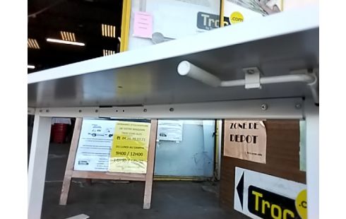 BUREAU IKEA TROTTEN REGLABLE HAUTEUR