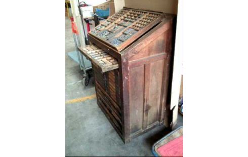 DRUCKERSCHRANK HOLZ +SETZKASTEN ANTIK