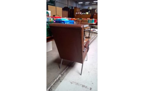 CLUBSESSEL IM VINTAGE-STIL