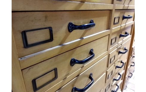 MEUBLE INDUSTRIEL BOIS MASSIF 30 TIROIRS 152X172X74CM