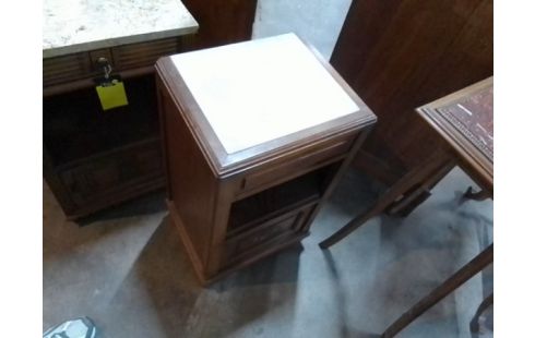 CHEVET DESSUS MARBRE