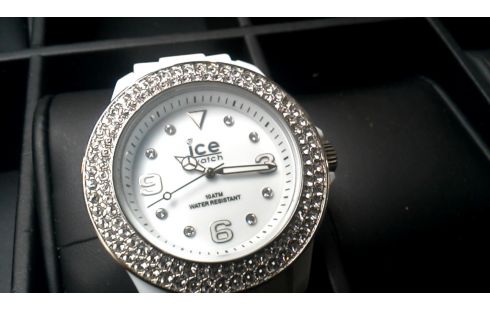 MONTRE BLANCHE CRISTAL