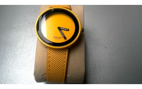 MONTRE JAUNE