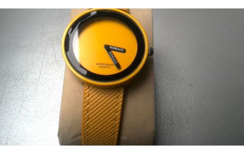 MONTRE JAUNE