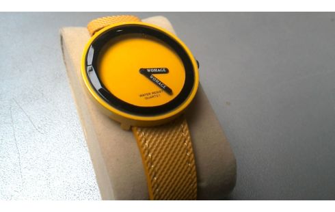 MONTRE JAUNE