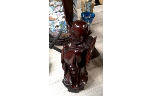 BEELD HOUT MAN MET HOED CHINEES