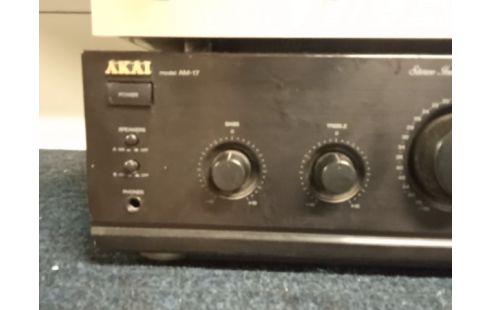 AMPLI AKAI AM17