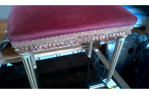 BANC ECRU ROUGE VELOURS