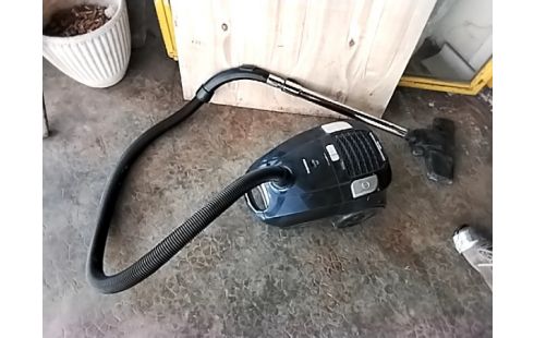 ASPIRATEUR BALAI THOMSON + ACC TUYAU