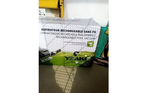 ASPIRATEUR DE PISCINE YZAKI