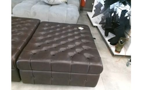 POUF ST CHESTERFIELD EN CUIR