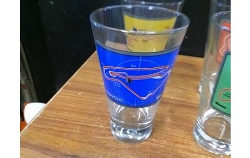 LOT DE 4 VERRES CIRCUIT F1