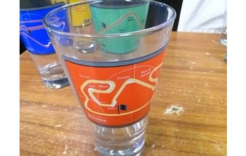 LOT DE 4 VERRES CIRCUIT F1