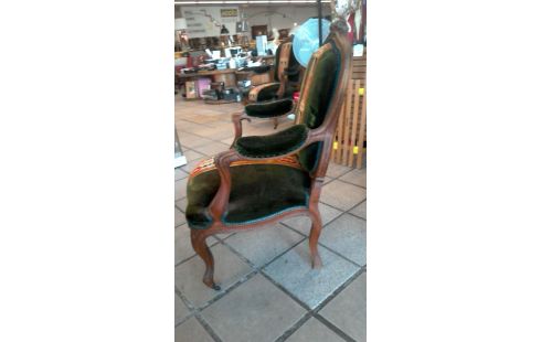 FAUTEUIL STYLE  LOUIS  XV  L' UN