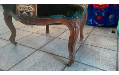 FAUTEUIL STYLE  LOUIS  XV  L' UN