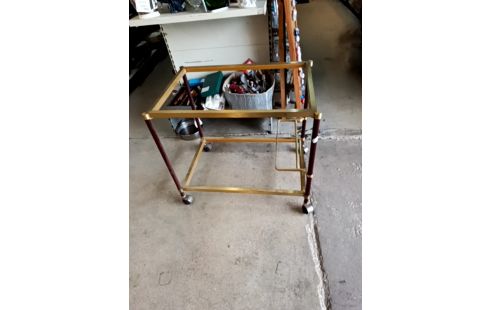 DESSERTE A ROULETTES SANS LES VERRES