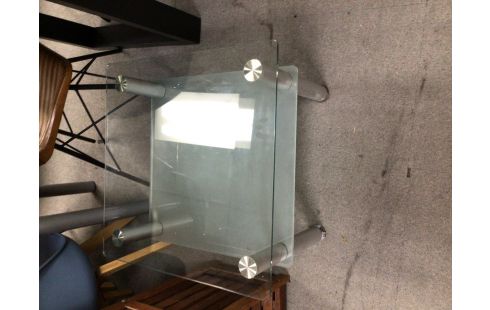 TABLE DE SALON EN VERRE CARRÉ
