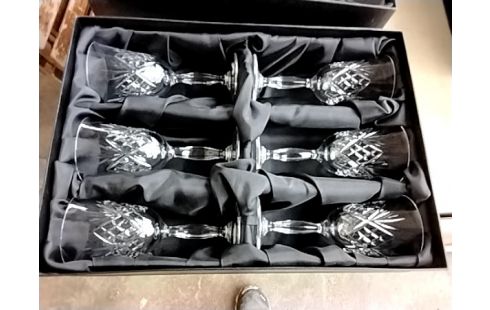 VERRES A VIN LE LOT DE 6