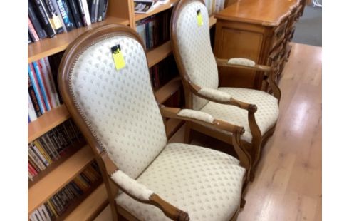 FAUTEUIL STYLE VOLTAIRE