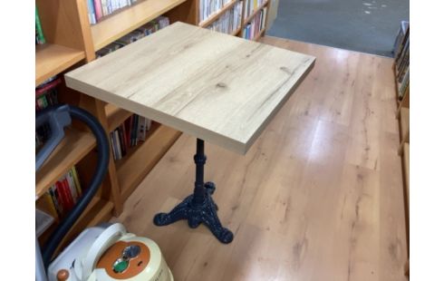 TABLE BOIS CARRÉ PIED MÉTAL