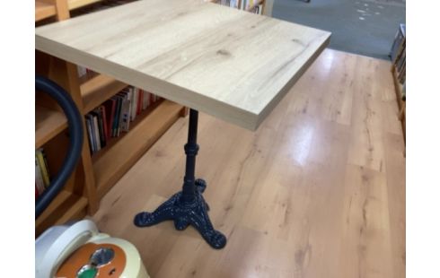 TABLE BOIS CARRÉ PIED MÉTAL