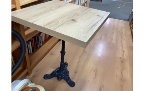 TABLE BOIS CARRÉ PIED MÉTAL