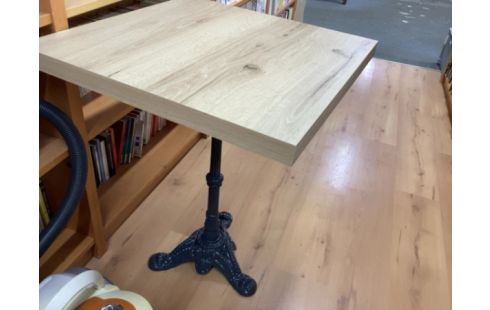 TABLE BOIS CARRÉ PIED MÉTAL