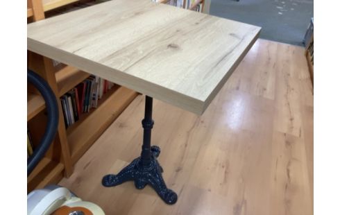 TABLE BOIS CARRÉ PIED MÉTAL