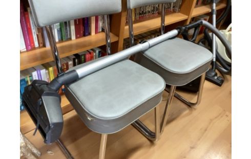 CHAISE PIEDS MÉTAL ASSISE GRISE