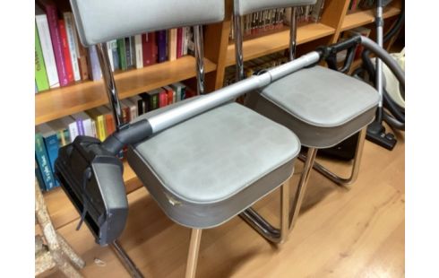 CHAISE PIEDS MÉTAL ASSISE GRISE