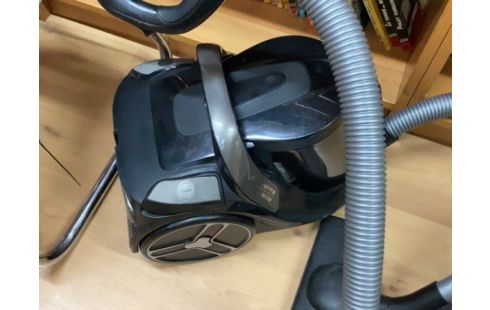 ASPIRATEUR ROWENTA SANS SAC NOIR