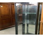 VITRINE MODERNE EN VERRE
