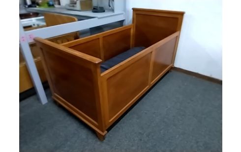 LIT BEBE BOIS 60X120 VINTAGE AVEC MATELAS.