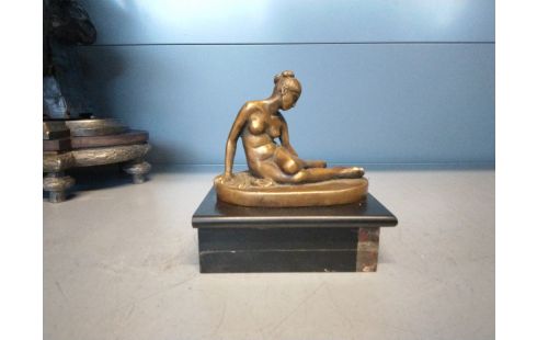 SCULPTURE BRONZE FEMME ALLONGÉE