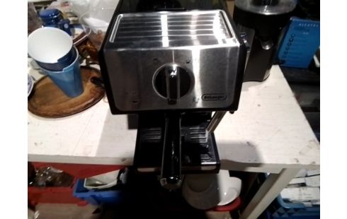CAFETIERE EXPRESSO DELONGHI