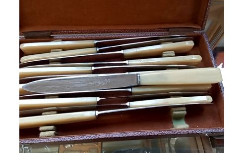 COUTEAUx le lot ancien