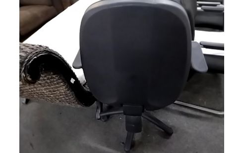 FAUTEUIL DE BUREAU NOIR AVEC ACCOUDOIRS