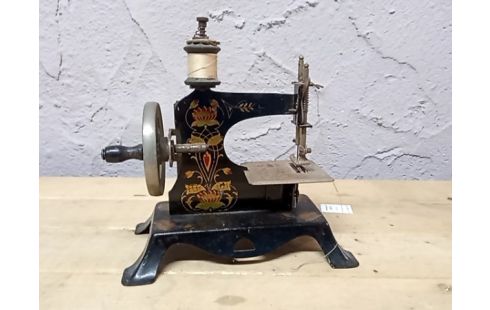 MACHINE A COUDRE metal ancienne