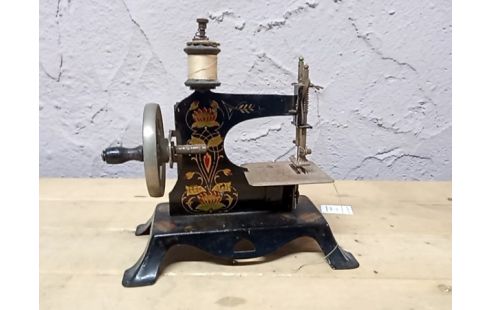 MACHINE A COUDRE metal ancienne