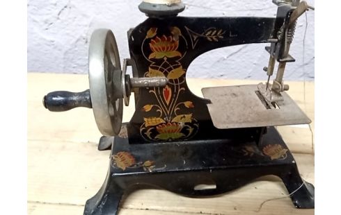 MACHINE A COUDRE metal ancienne