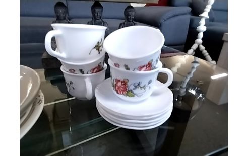 TASSE ARCOPAL + SOUCOUPES LOT DE 5