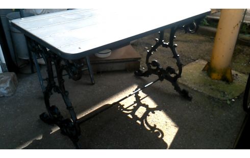 TABLE DE JARDIN FER FORGE