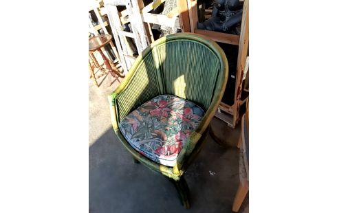 FAUTEUIL ROTIN VERT