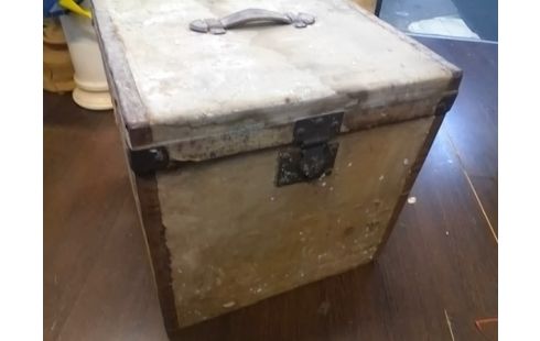 MALLE ANCIENNE 50X50