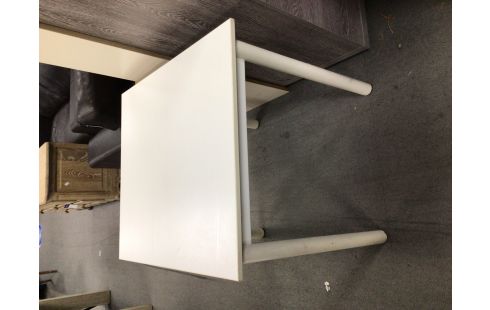 TABLE DE CUISINE CARRÉE BLANCHE