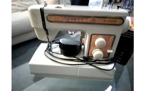 MACHINE A COUDRE TOYOTA +ACC