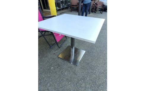 TABLE CARRE EN L'ETAT