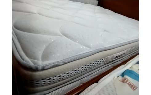 MATELAS +sommier 140x190 + pieds