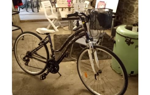 VELO DE FEMME CROSSROAD WOMAN 4